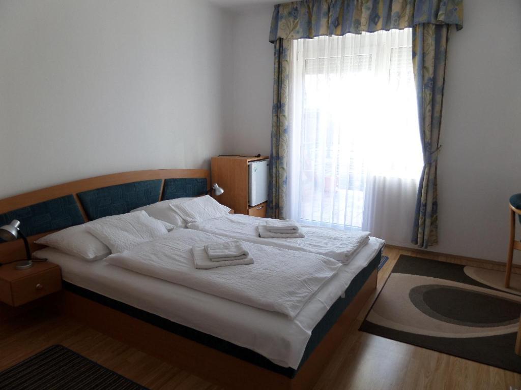 Silent Apartmanhaz Harkány Exterior foto