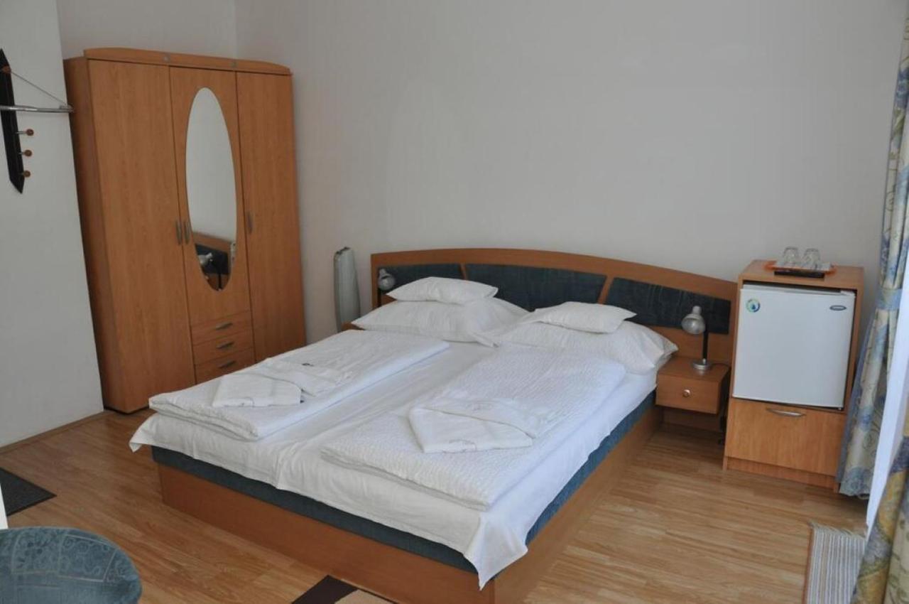 Silent Apartmanhaz Harkány Exterior foto